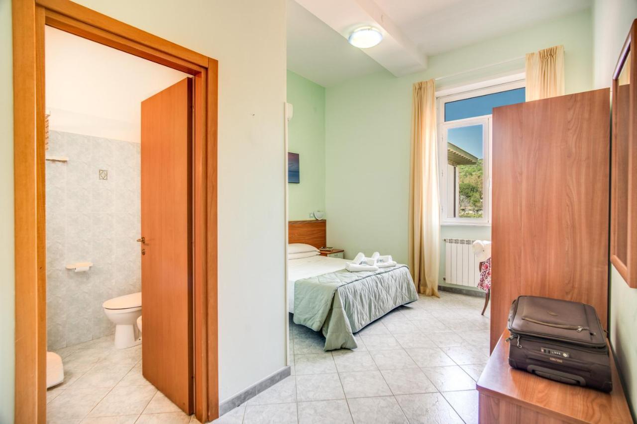 Villa Mg Hotel Santa Marinella Exteriér fotografie