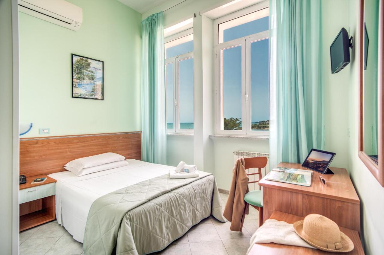 Villa Mg Hotel Santa Marinella Exteriér fotografie